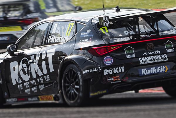 Мы поддерживаем гоночную команду в престижном чемпионате BTCC в Великобритании